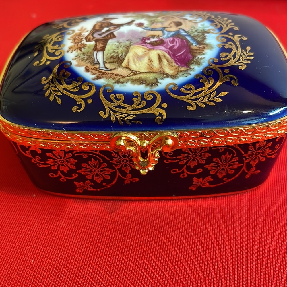 VINTAGE COBALT BLUE LIMOGES LARGE HINGED TRINKET BOX